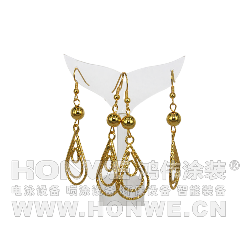 电泳金色耳环